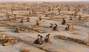 طفرة الخام الصخري تحمي سوق النفط من التشنجات