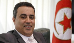 رئيس الوزراء التونسي يقول ان بلاده تستحق استعادة ثقة المستثمرين الاجانب