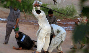 مقتل ضابط بهجوم على مسجد بباكستان
