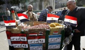 الديون وضعف المهنية وتكدس العمالة أخطر الأزمات على مصر