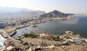 مصادر: اليمن يغلق موانيه الرئيسية مع تصاعد الصراع