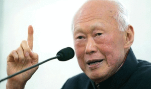 وفاة رئيس وزراء سنغافورة السابق لي كوان يو