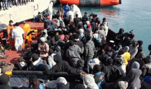 مصرع أكثر من 9 أشخاص بغرق مركب يقل مهاجرين في ايطاليا