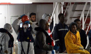 الأمم المتحدة تؤكّد مقتل 800 مهاجرًا في المتوسط وإيطاليا تعتقل ناجيَين