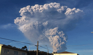 الدخان ما زال ينبعث من بركان كالبوكو!