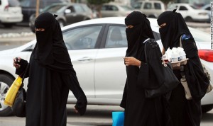 السعوديات يقبلن على البضائع المقلدة عبر “إنستغرام”