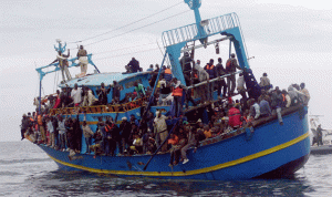 اندونيسيا تمنع قارب مهاجرين من دخول مياهها الاقليمية