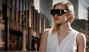 أخف نظارة واقع افتراضي في العالم قريبا في الأسواق!