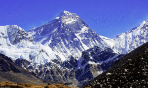 زلزال النيبال يقصِّر أعلى قمة في العالم