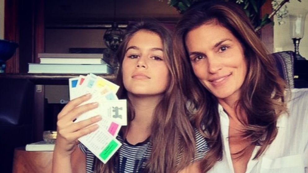 ht_cindy_crawford_daughter_instagram_kaia_jc_141024_1_16x9_992