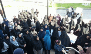 اعتصام لأهالي الموقوفين الإسلاميين أمام مكتب كبارة في طرابلس