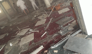بالفيديو والصور.. انتحاري يفجّر مسجداً شيعياً في السعودية