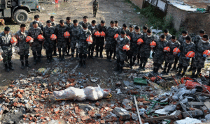 حصيلة قتلى زلزال النيبال تتجاوز الـ6200 والسلطات تأمر بإحراق الجثث