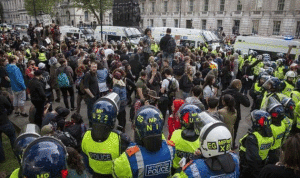اعتقال 17 شخصاً في مظاهرة مناهضة لرئيس الوزراء البريطاني