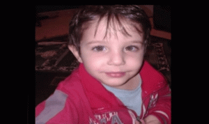 بالفيديو.. طفل يصارع الموت بسبب رصاص “حزب الله”