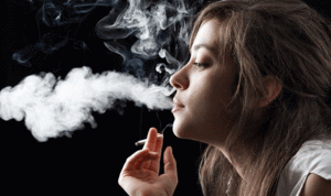 التدخين خلال مرحلة المراهقة