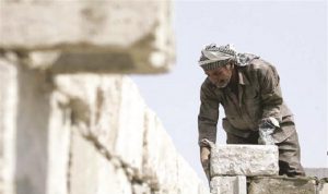 العمالة السورية: المنافسة تشمل التجارة والحرف في صيدا