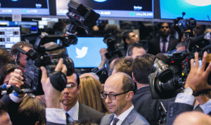 تويتر تبحث عن مدير و1.5 مليار يفتحون فيسبوك يومياً