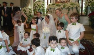 بالصور.. حفل زفاف يمنى الجميل وأجواء سياسية راقصة
