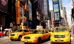 تطبيقات الهواتف الذكية تسهم في فقدان تاكسيات نيويورك الصفراء تألقها