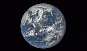 “ناسا” تنشر أول صورة كاملة للأرض منذ 43 عاما