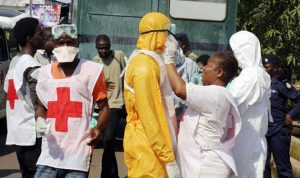 “إيبولا” يتوسع ويصل إلى أول مدينة في الكونغو