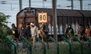 قتيل واكثر من 1500 محاولة تسلل للاجئين الى نفق يوروتانل في فرنسا