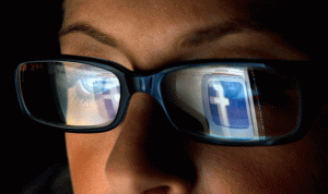كيف تحمل نسخة من معلومات حسابك على “فايسبوك”؟