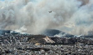 توقيف شخصين على خلفية حرائق الغابات في اليونان