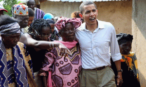 أوباما مع جدته وأخته في كينيا
