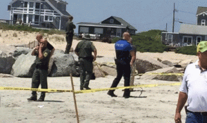 إصابة امرأة بانفجار على شاطئ في الولايات المتحدة