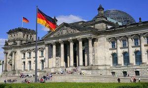 البرلمان الألماني يحدد جلسة للتصويت على حزمة مساعدات ثالثة لليونان