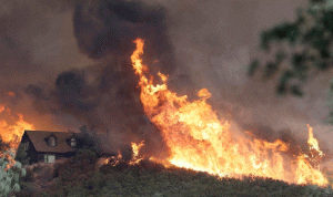 اتساع نطاق حرائق الغابات في كاليفورنيا وتشرد الآلاف