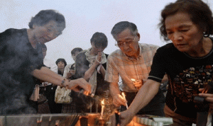 أجراس اليابان تقرع أحياء للذكرى الـ70 لضحايا هيروشيما
