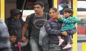 متاعب اللاجئين الوافدين لا تنتهي بوصولهم إلى ألمانيا