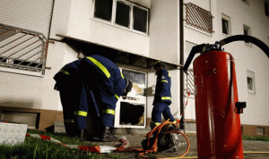 بالصور.. اصابة 5 أشخاص في حريق داخل مبنى يأوي لاجئين في ألمانيا