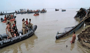 50 مفقودا في حادث غرق قارب في الهند