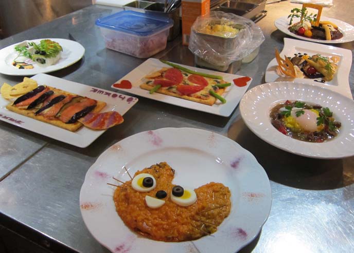 120118_alice_in_wonderland_cafe_tokyo_shinjuku_theme_restaurant_food_network_11