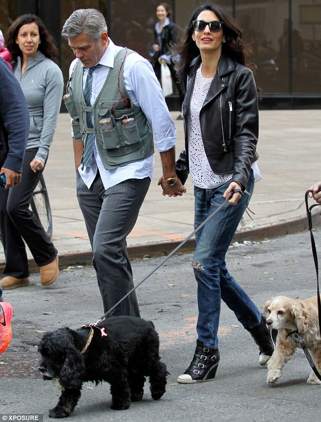 2DE582B300000578-3294557-Animal_lovers_Both_of_the_couple_s_other_dogs_Einstein_and_Louie-a-29_1446094939803