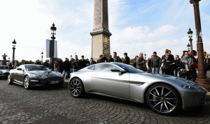 بالصور والفيديو.. سيارات جيمس بوند في شوارع باريس