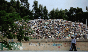 إبقاء النفايات بلا حل: التمهيد لفرض المحارق