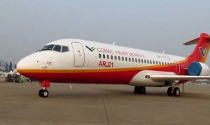 الصين تسلم أول طائرة ركاب إقليمية مصنعة محليا