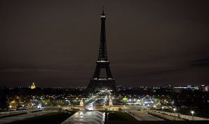 شبح هجمات باريس يطارد موسم الاحتفال برأس السنة