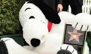 Snoopy ينضم لممشى المشاهير في هوليوود!