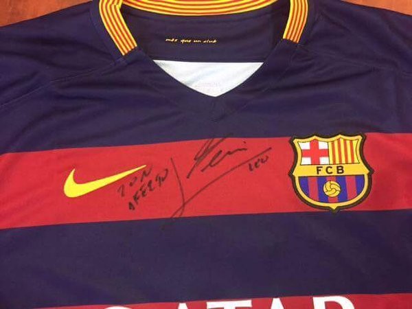 Messi-sends-shirt.3