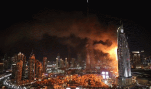 بالصور والفيديو.. حريق هائل بمحيط برج خليفة في دبي!