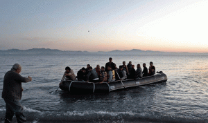 مصرع عشرة مهاجرين اثر غرق مركبهم في بحر ايجه