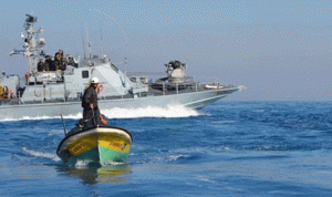 البحرية الإسرائيلية تعتقل صيادين فلسطينيين