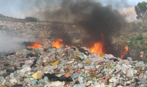 ترحيل النفايات يواجه معارضة بيئيّة بسبب التبعات السلبيّة