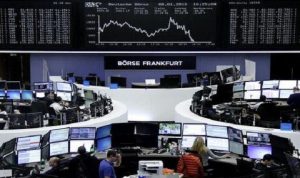 أسهم أوروبا تغلق على انخفاض حاد بفعل السلع الأولية والبنوك